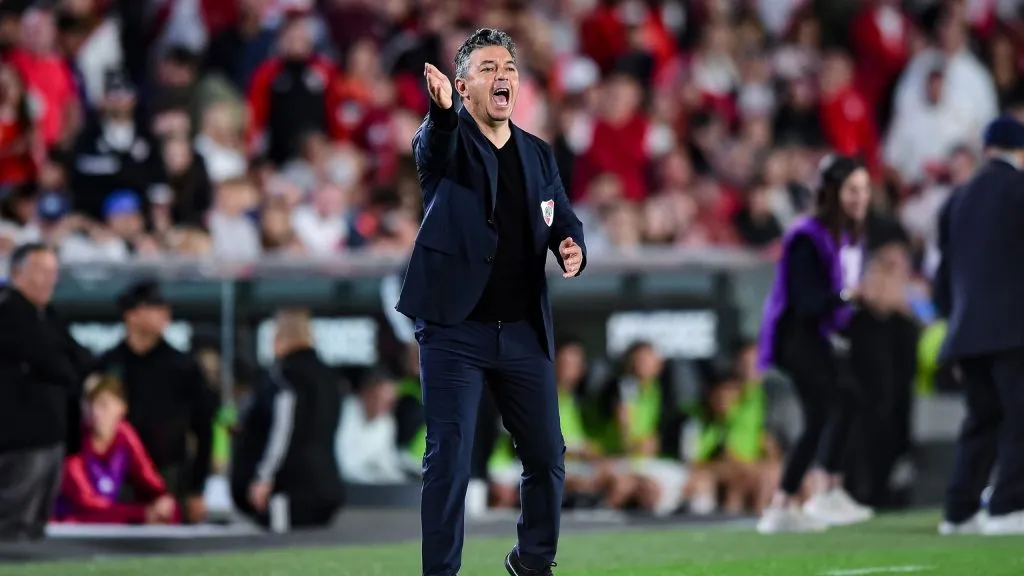 Los hinchas empiezan a cuestionar decisiones de Gallardo.