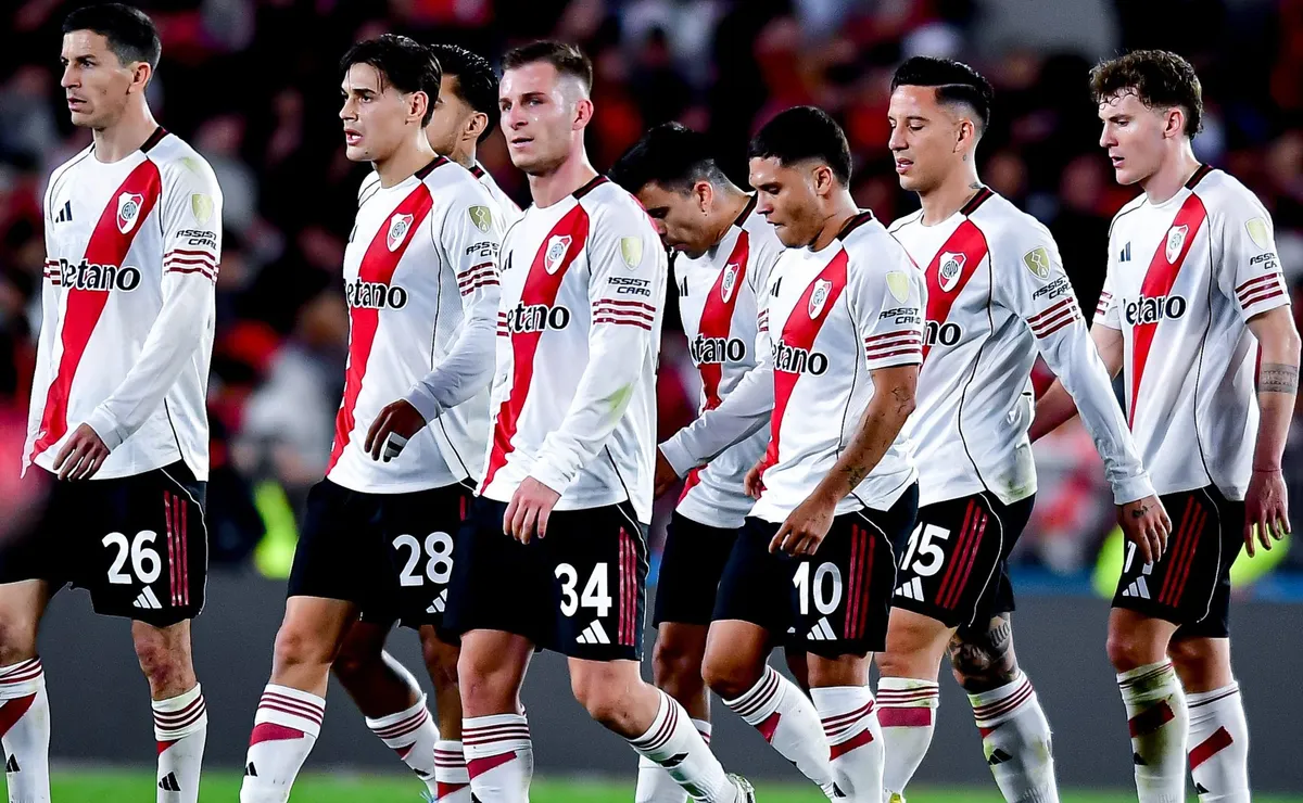 El grueso de los futbolistas se juegan una parada decisiva frente a Racing.