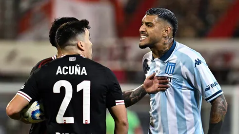 El futbolista de Racing escupió a Acuña en el rostro.
