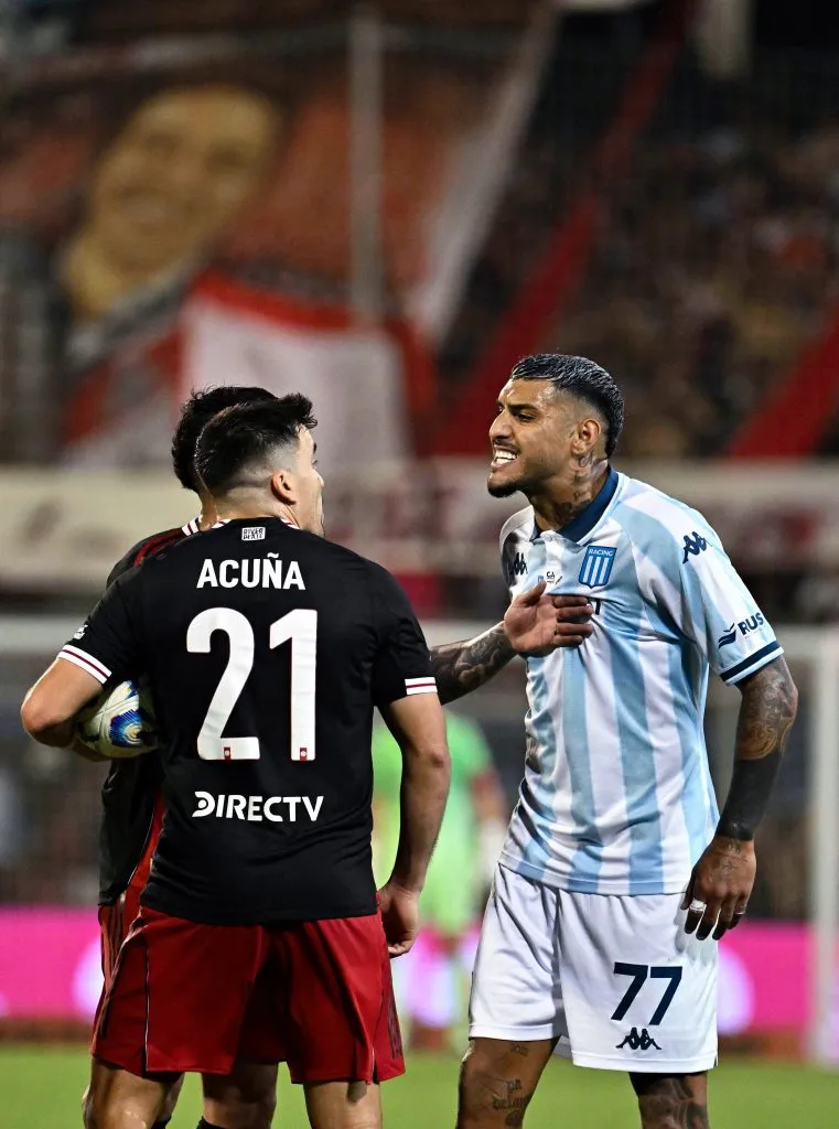 Adrián Balboa escupió en la cara a Marcos Acuña en el cruce entre River y Racing en cuartos de final de la Copa Argentina.