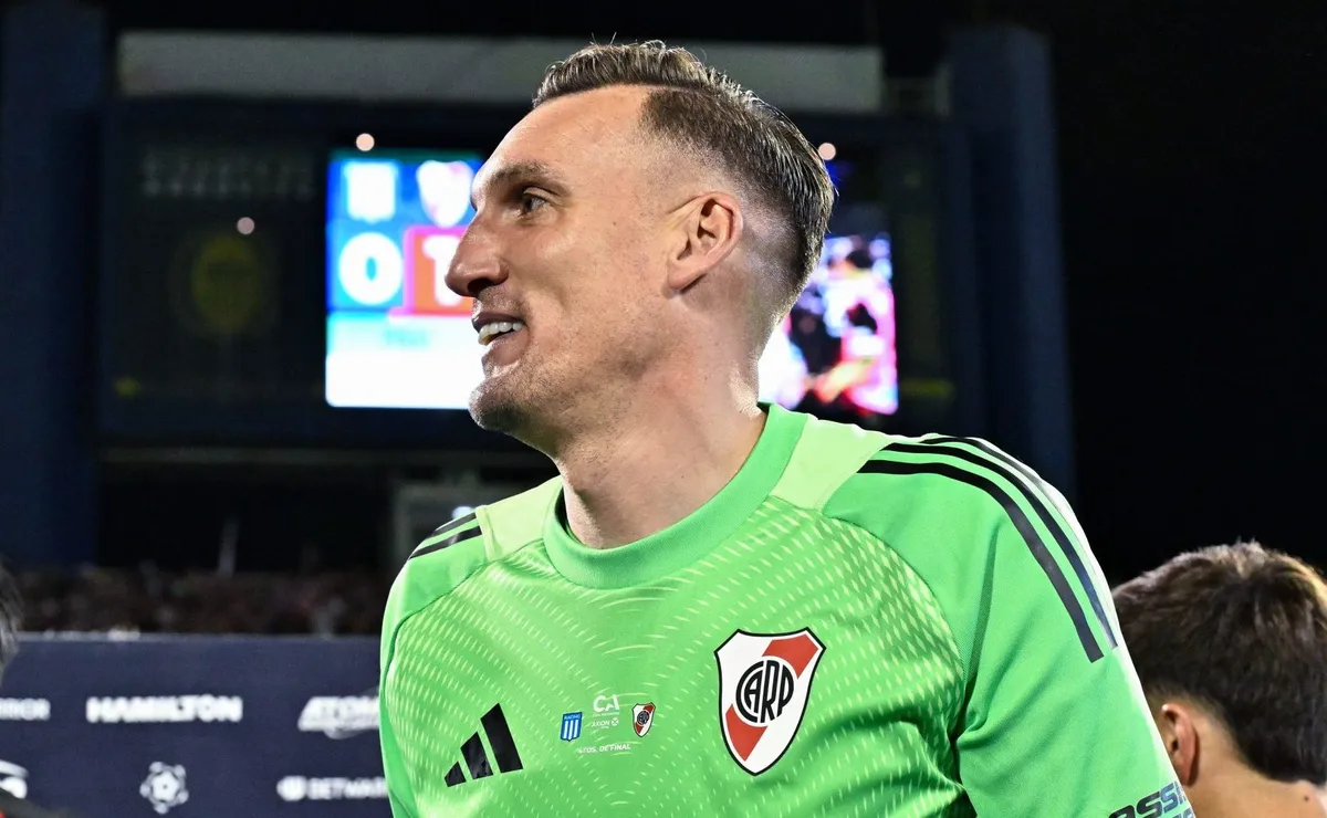 Armani lleva más de siete años y medio en el arco de River.