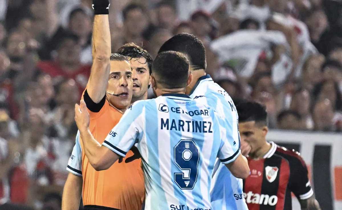 El árbitro dejó un mensaje en redes.