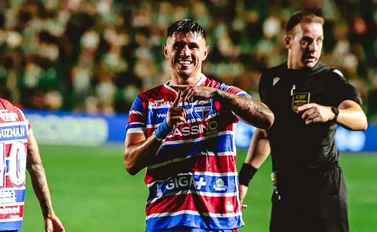 Adam Bareiro podría irse de Fortaleza.