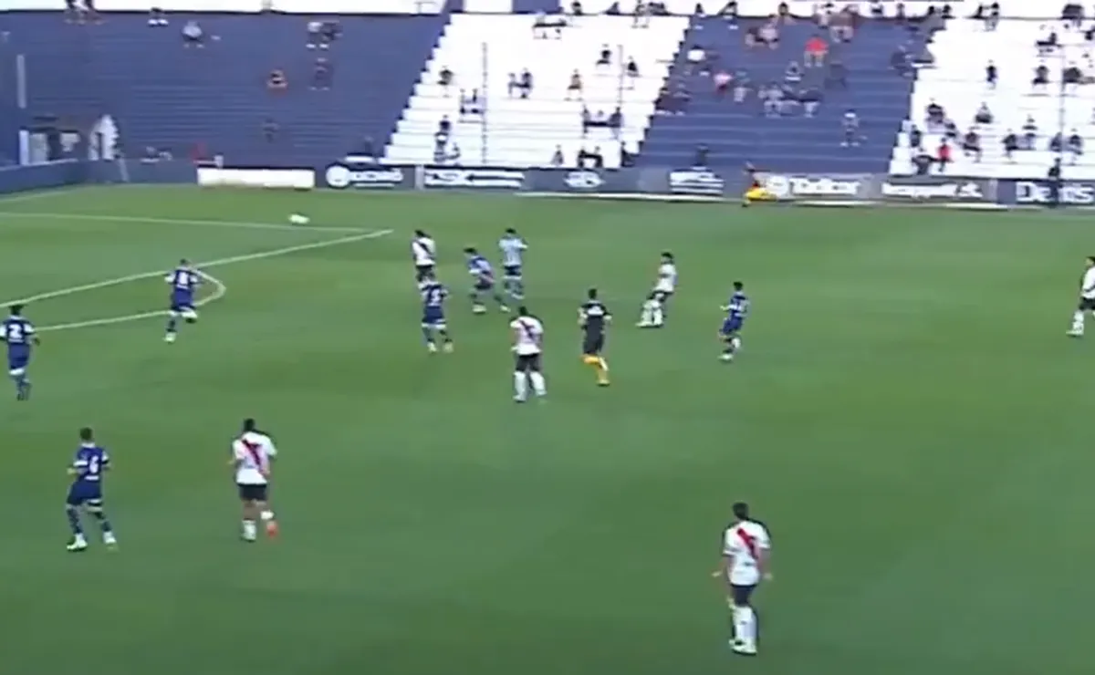 El golazo de Agustín Obregón ante Talleres.