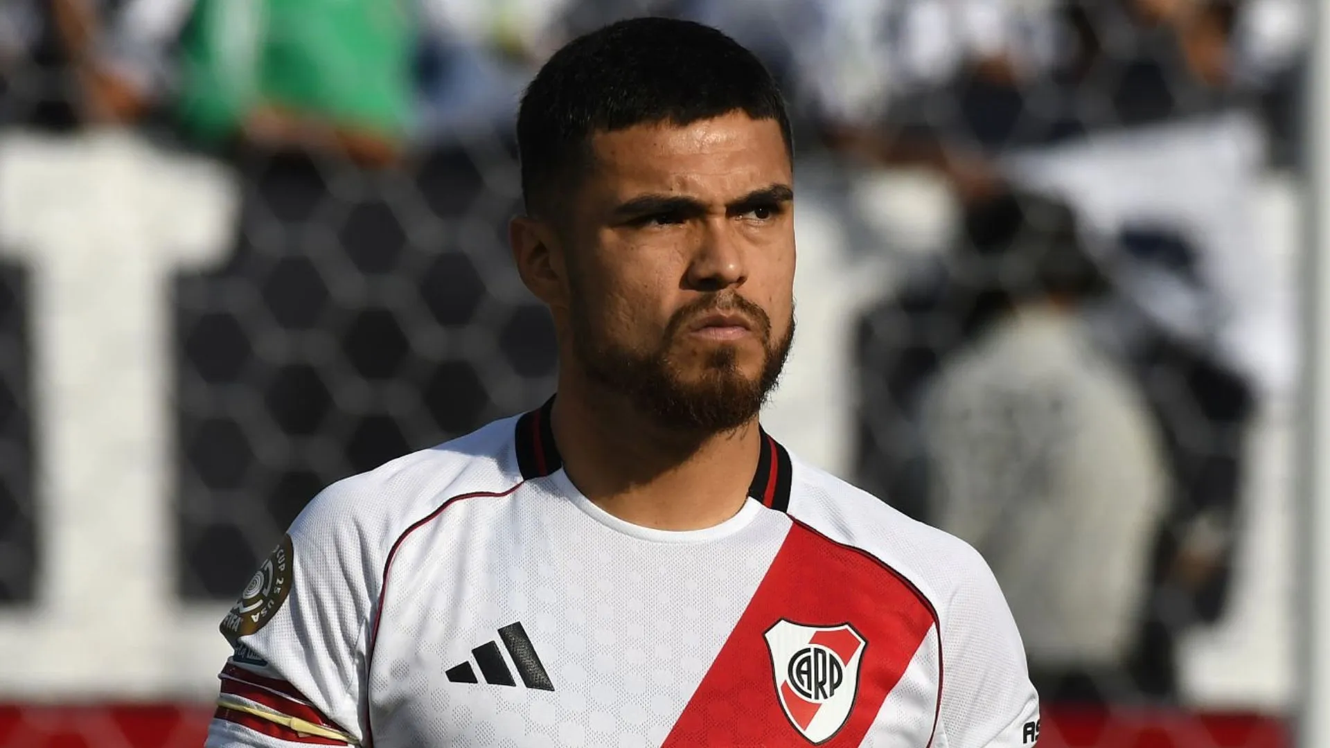 Paulo Díaz vuelve a tener la oportunidad de jugar desde el arranque para intentar torcer su imagen.