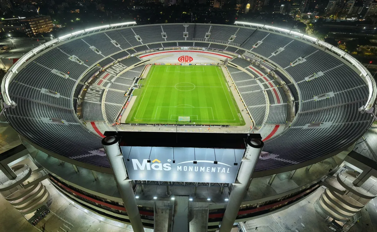 Cómo está la situación del techado del Monumental.