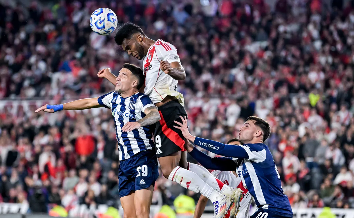 River visitará a Talleres en Córdoba el 18/10.