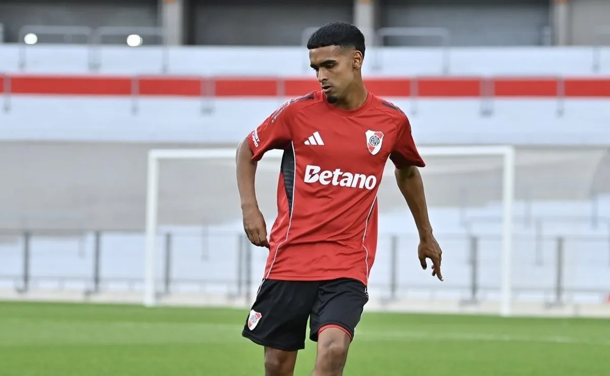 Lisandro Bajú se fue de River y eso permitió la llegada de Kendry Páez.