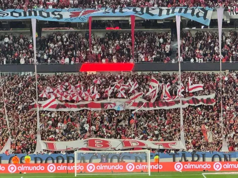 Trapos históricos de Los Borrachos del Tablón volvieron a verse en el Monumental