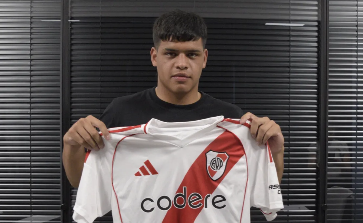 Dylan Martínez debutó en la Reserva de River.