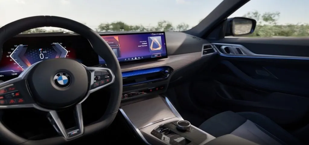 El interior del BMW que recibió Franco Mastantuono.