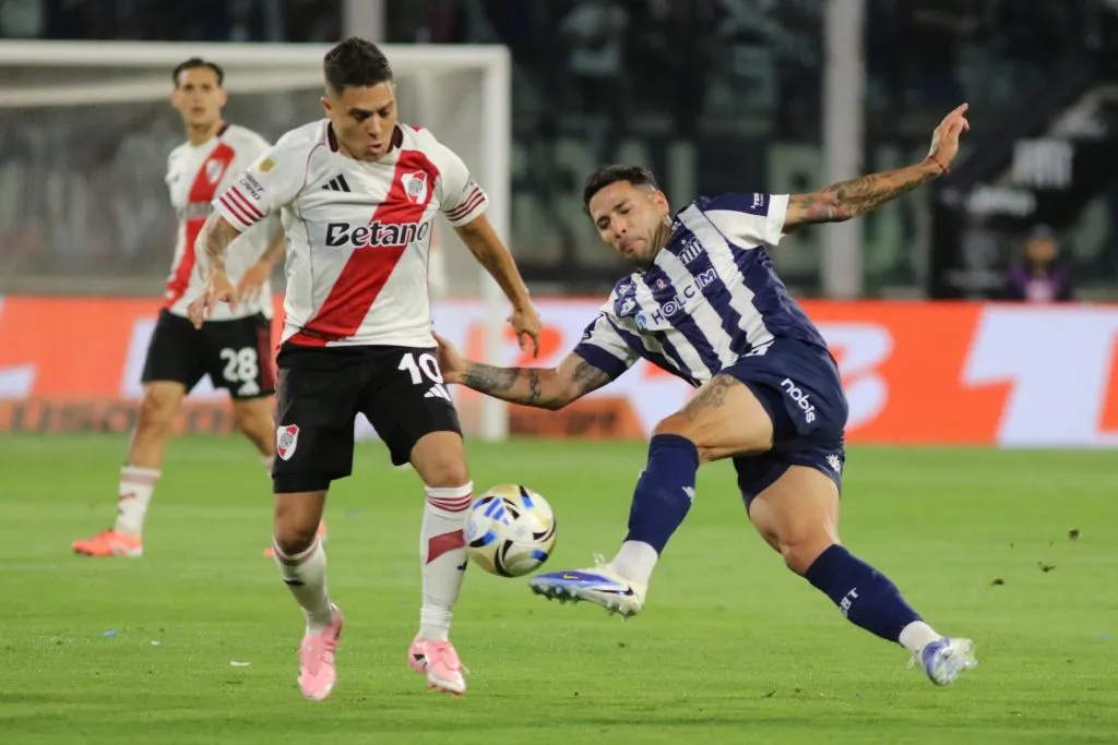 Juanfer jugó 64′ contra Talleres.