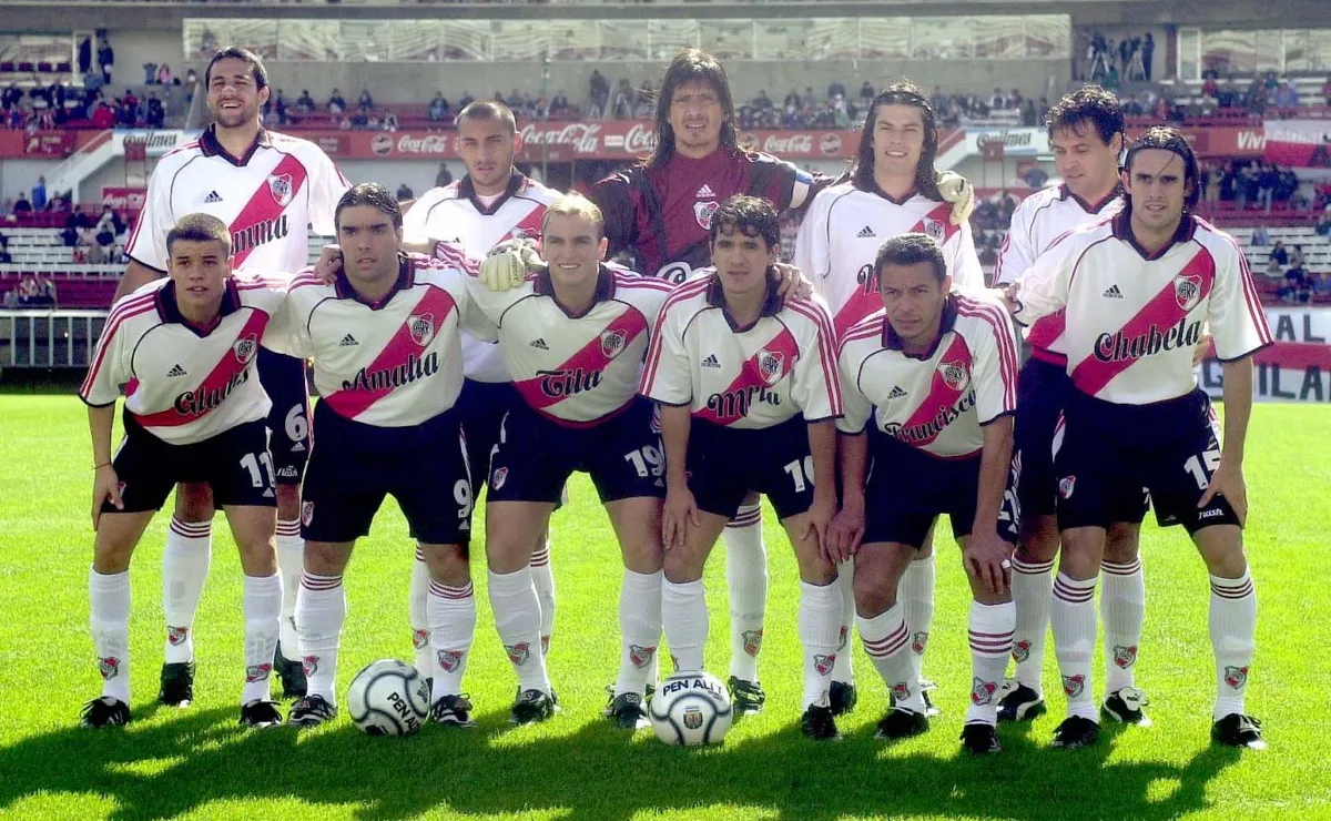 En el Apertura 2001, a River le tocó jugar contra Newell's en el Día de la Madre.