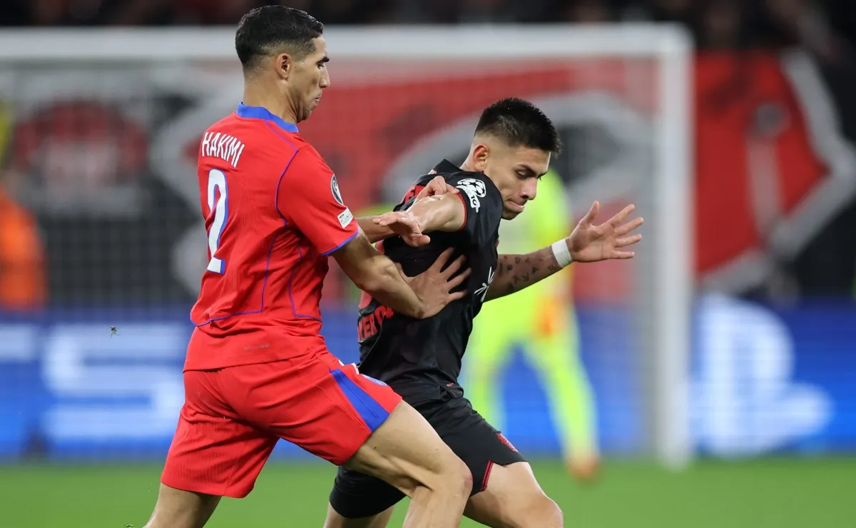 Echeverri suma apenas 240' en 8 PJ en Alemania.
