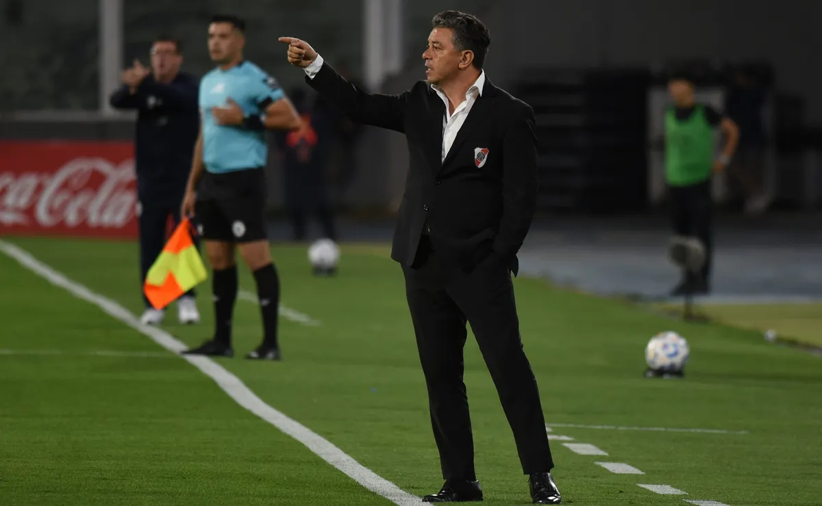 Gallardo debe elegir a qué juveniles convocar ante Gimnasia.