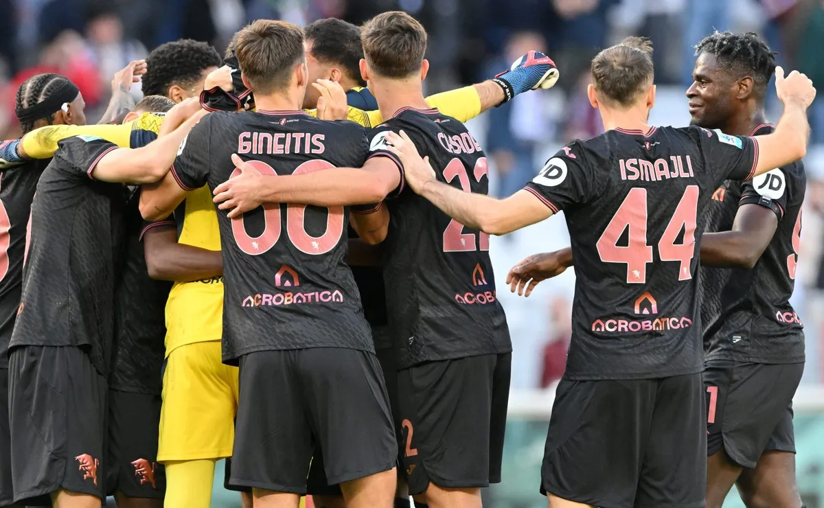 El festejo de los jugadores de Torino tras la victoria contra Genoa.