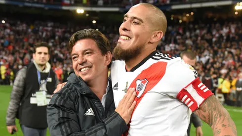 El ex defensor le dio su apoyo al entrenador.