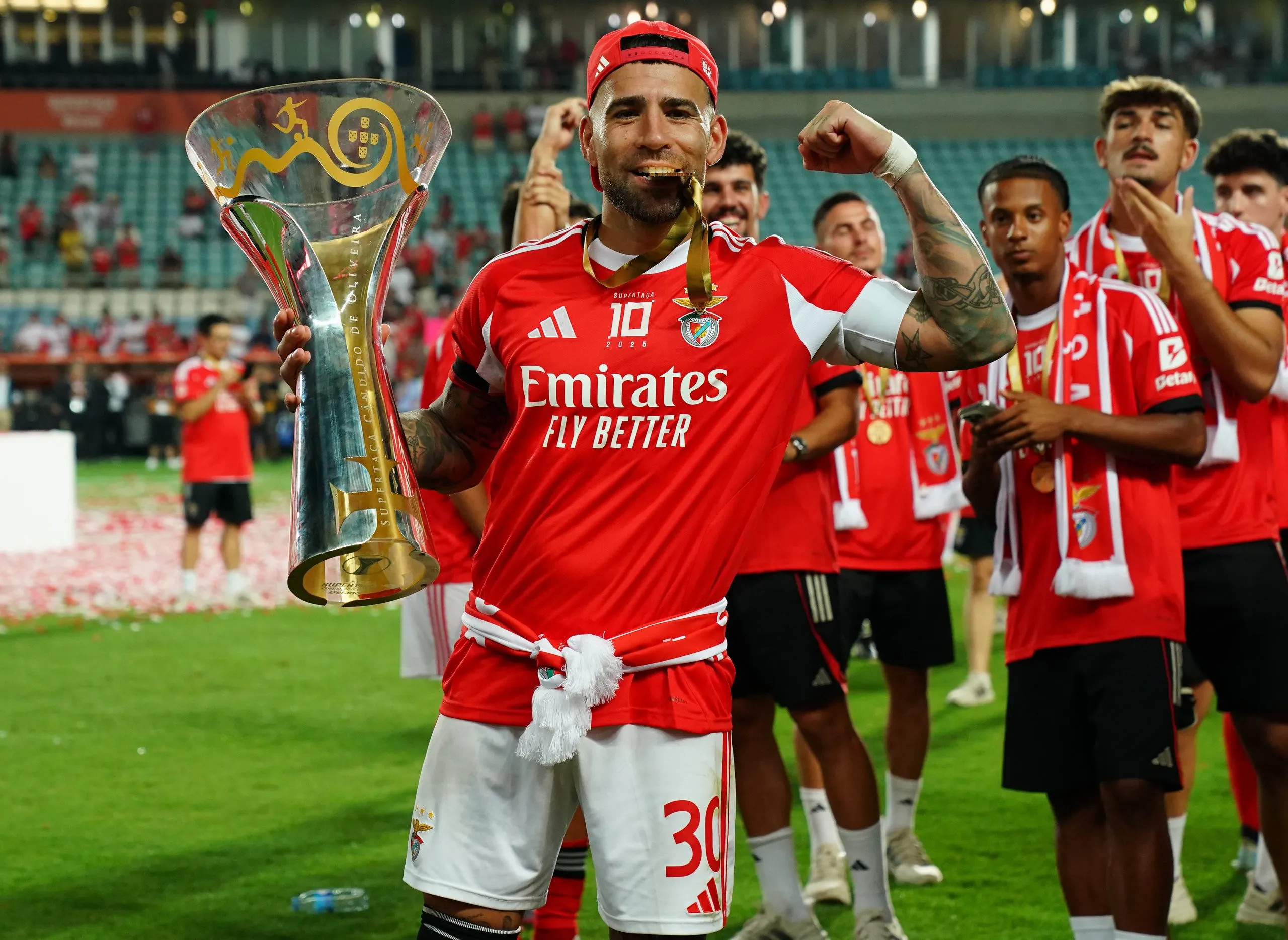 Nicolás Otamendi está desde 2020 en Benfica. Disputó 275 partidos, es el capitán del equipo conducido por Mourinho y ganó un total de cuatro títulos.