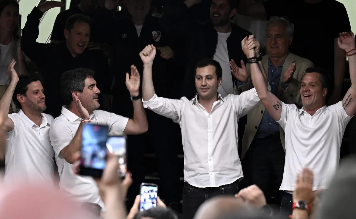 Stefano Di Carlo, nuevo presidente de River con más del 61% de los votos.
