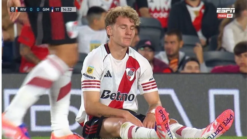 El 11 tuvo que salir reemplazado en el inicio del partido.