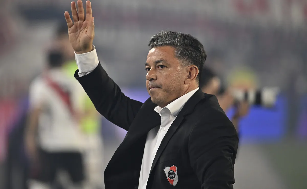 Gallardo suspendió la conferencia de prensa.