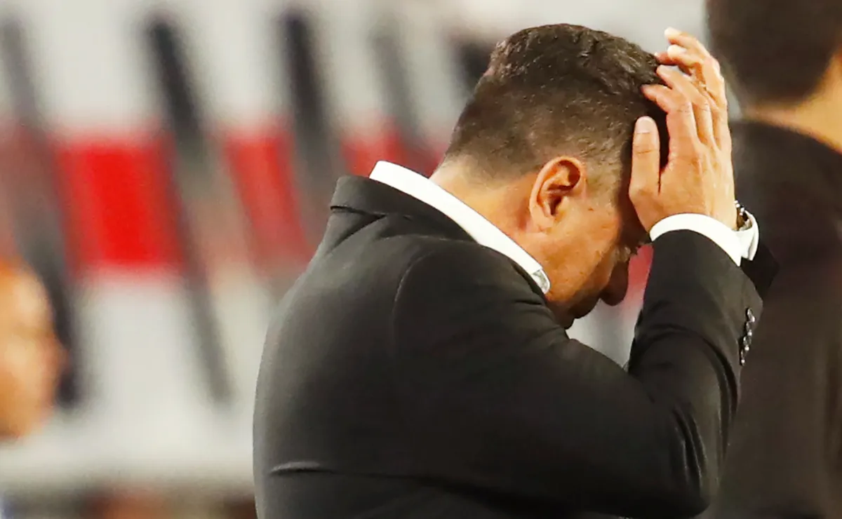 La delantera, uno de los dolores de cabeza de Gallardo.