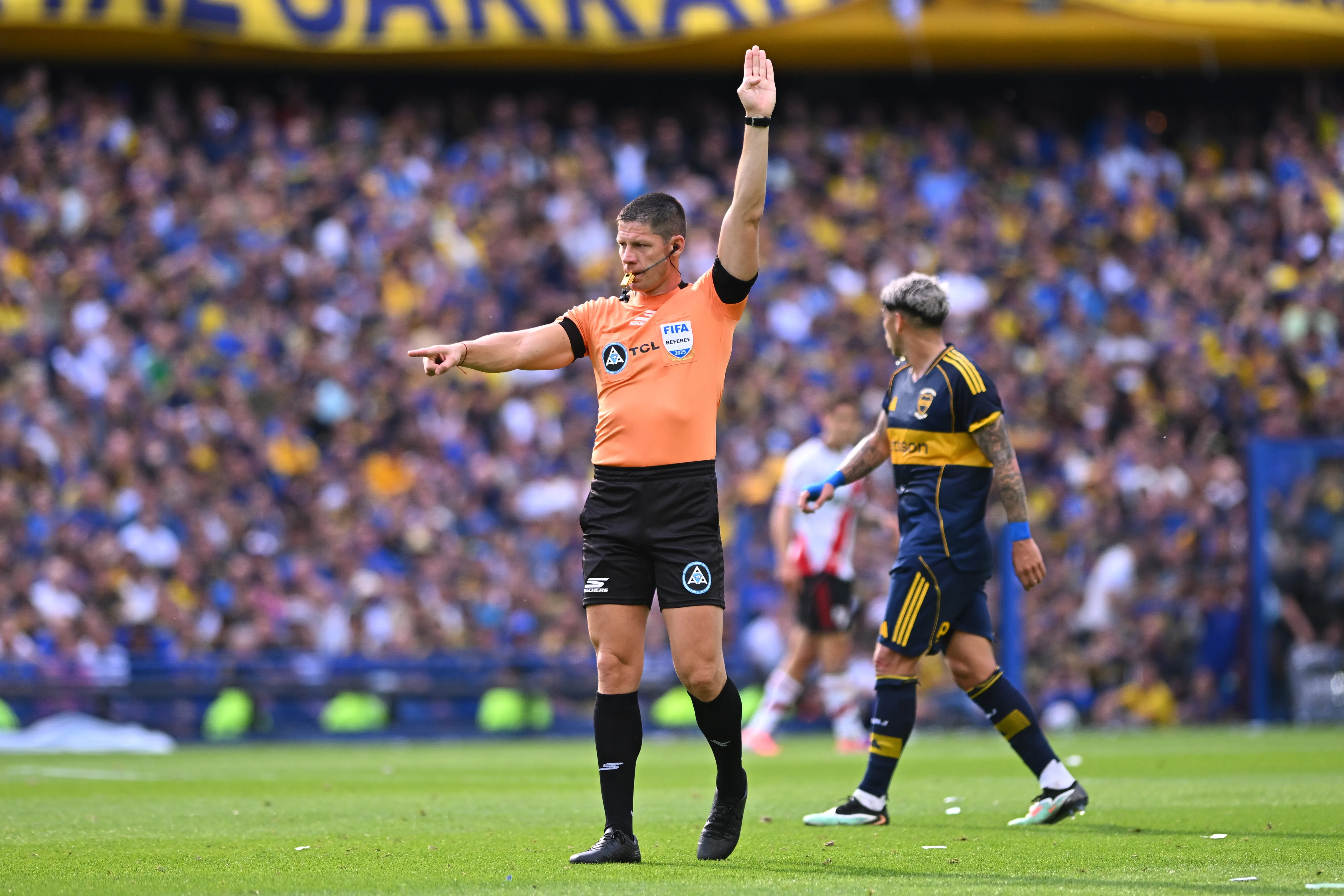 Ramírez dijo que no hubo falta al chileno en la jugada del primer gol de Boca. (Getty Images)