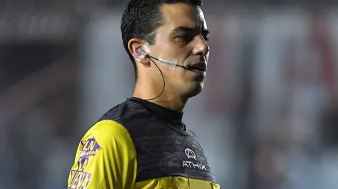 Dirigió a River 11 veces con un saldo de cinco victorias, tres empates y tres derrotas.