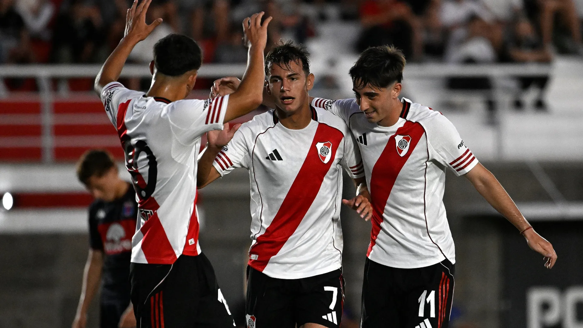 River goleó a Tigre y está en cuartos.