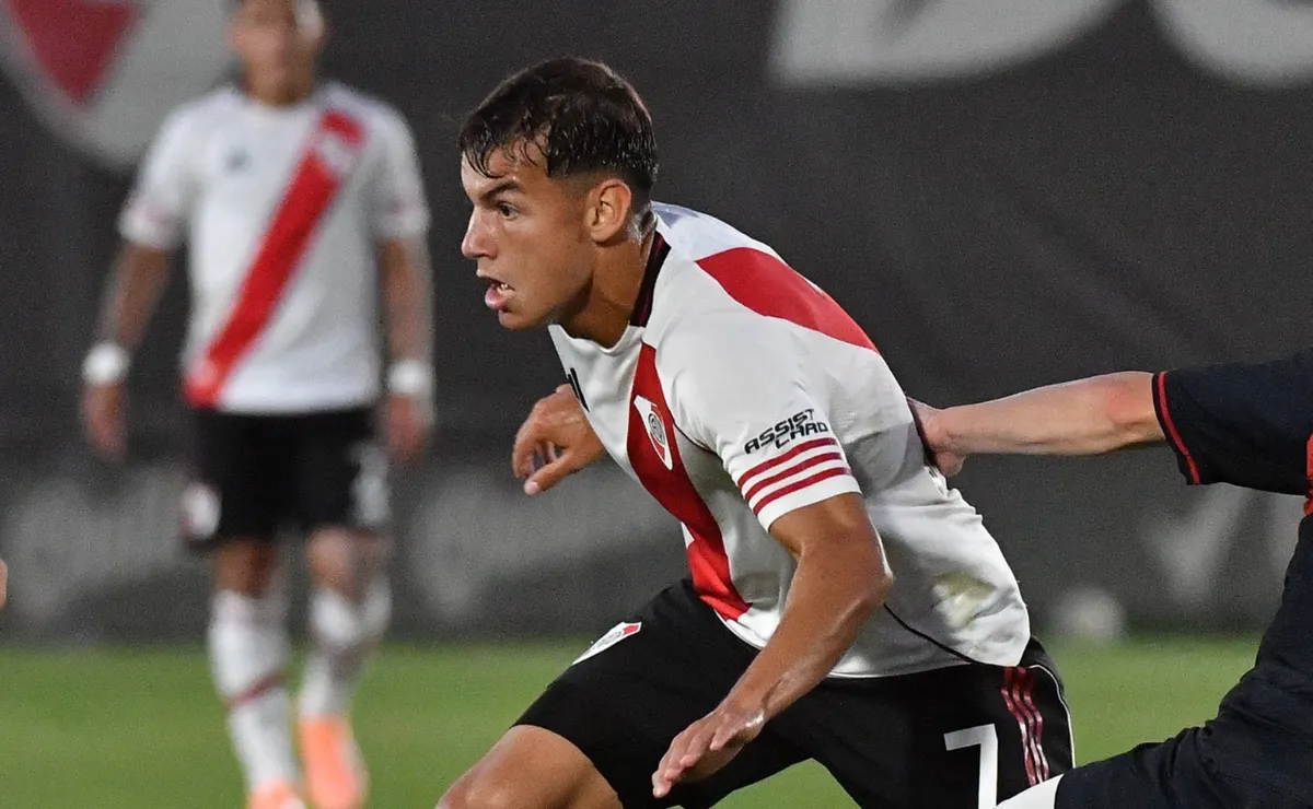 Freitas fue convocado por primera vez en River.