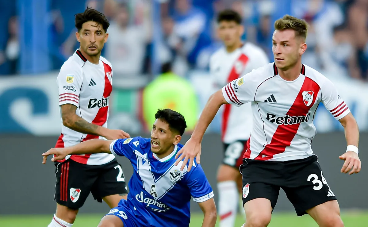River no pudo romper el cero en Liniers.