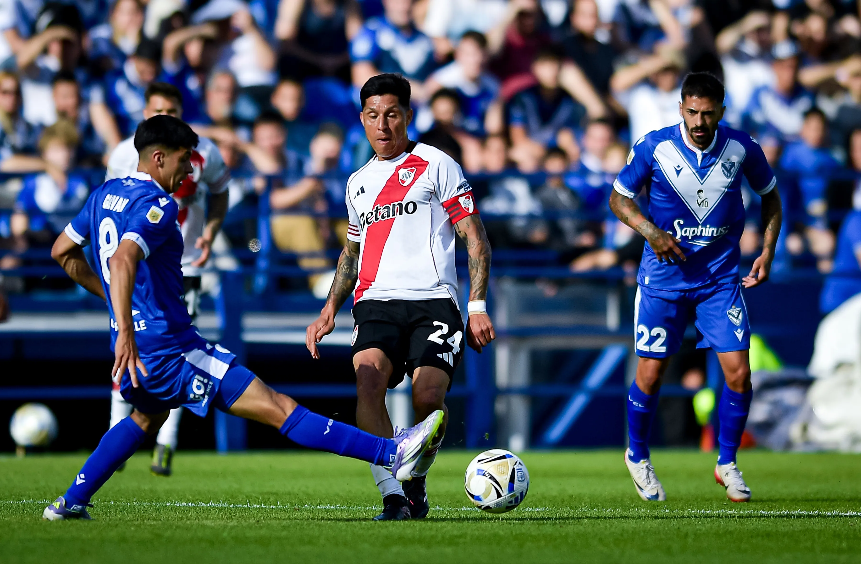 Enzo Pérez fue casi el único que estuvo a la altura ante Vélez.
