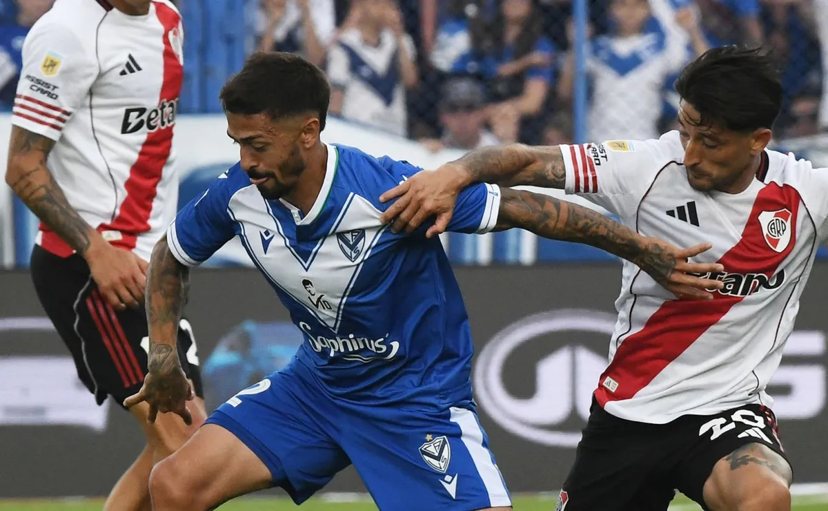 Los hinchas de Rive explotaron contra Lanzini.