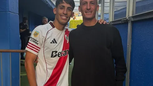 Agustín Obregón junto a Braian Romero tras su debut en la Primera de River ante Vélez.