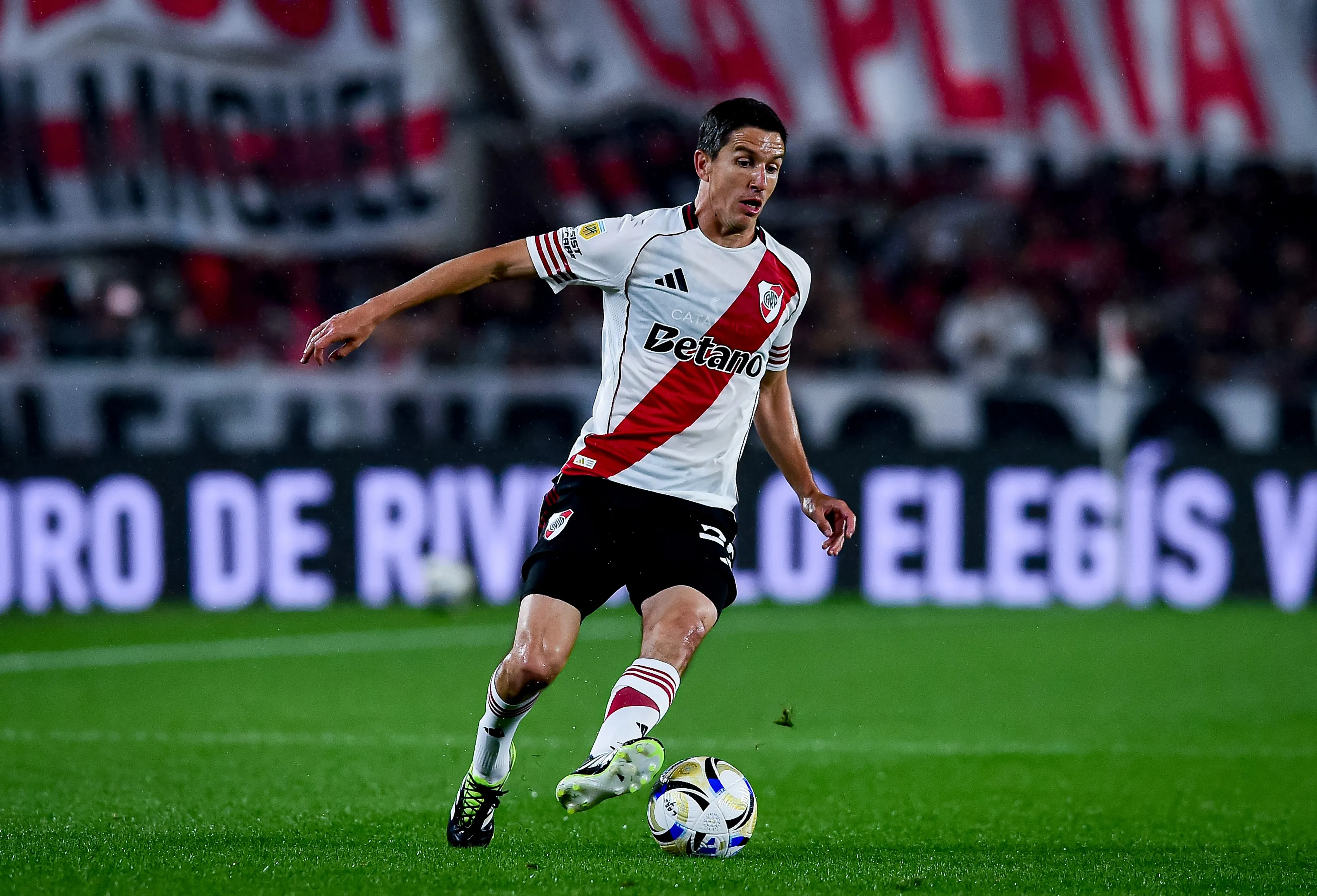 Nacho Fernández habría iniciado negociaciones para volver a Gimnasia. (Getty Images)