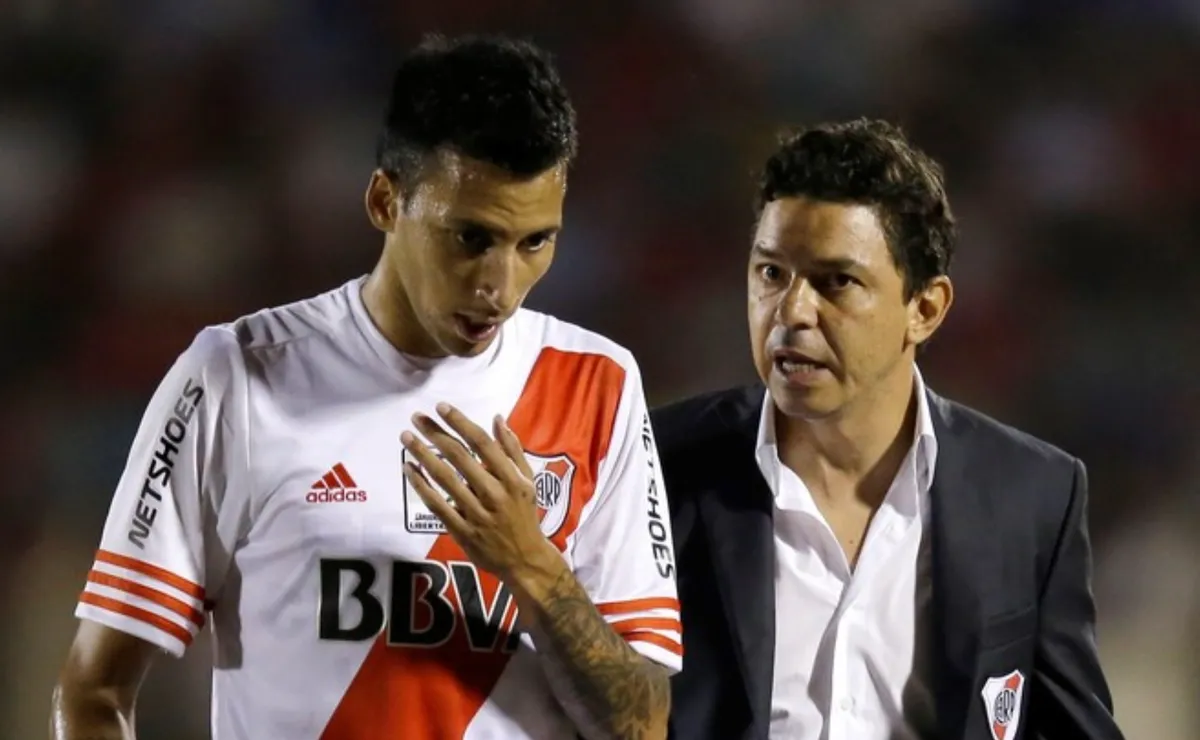 Vangioni respaldó a Gallardo mientras River sufre.