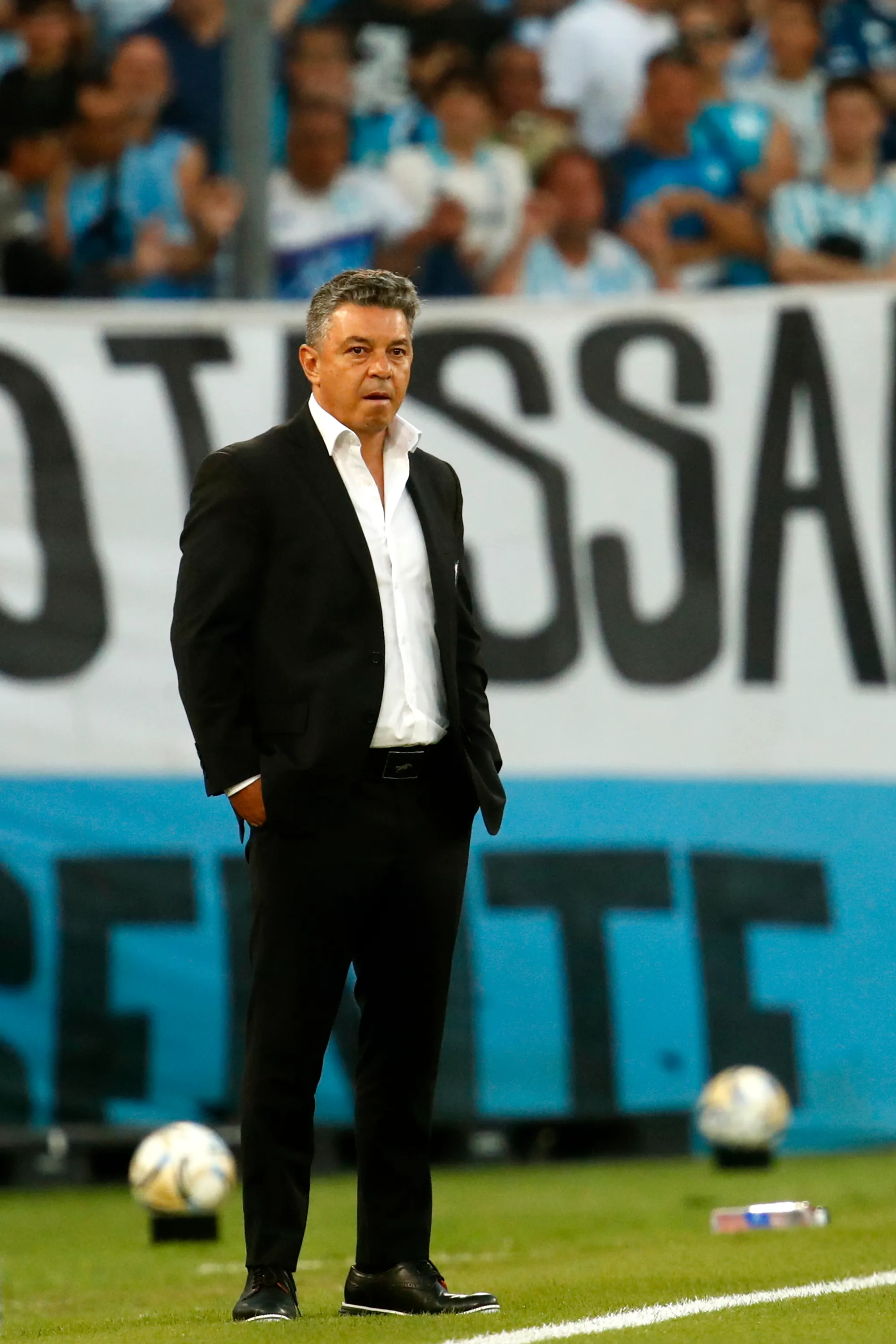 “Cuando yo decida, o cuando decidan, que no estoy capacitado para seguir, me corro”, dino Gallardo tras la derrota ante Racing. (Getty Images)