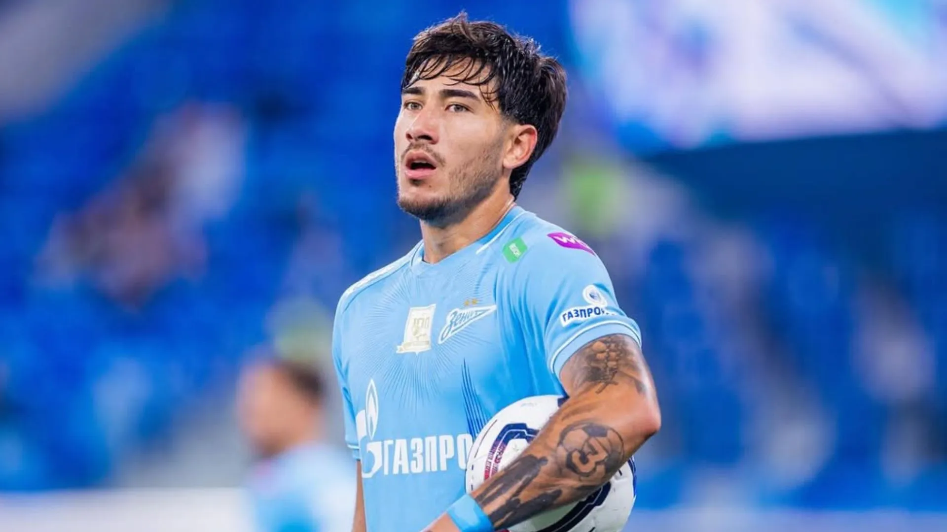 Zenit no quiere desprenderse del lateral izquierdo e imposibilita la llegada a River.