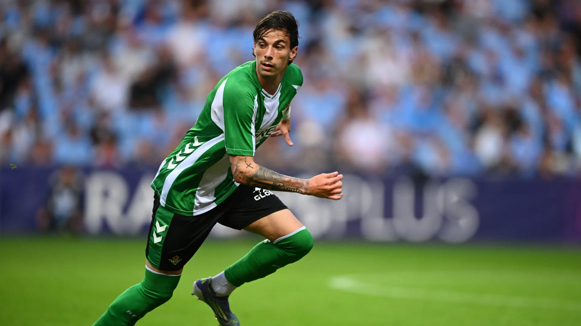 Valentín Gómez es titular en Betis.