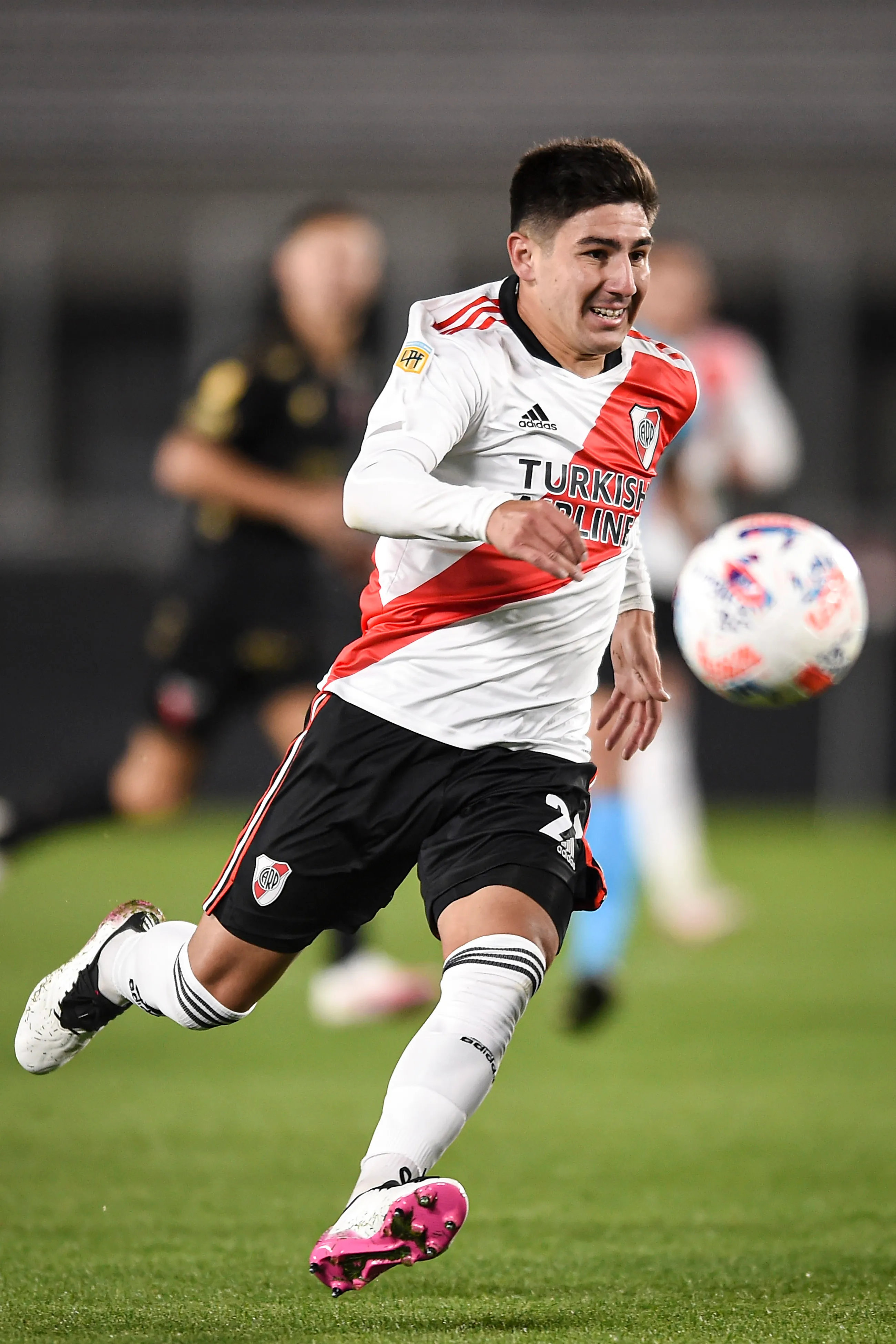 Agustín Fontana, quien buscará ascender a Primera con Estudiantes de Río Cuarto, no pudo convertir ningún gol durante su año de estadía en River (2021-2022). (Getty Images)