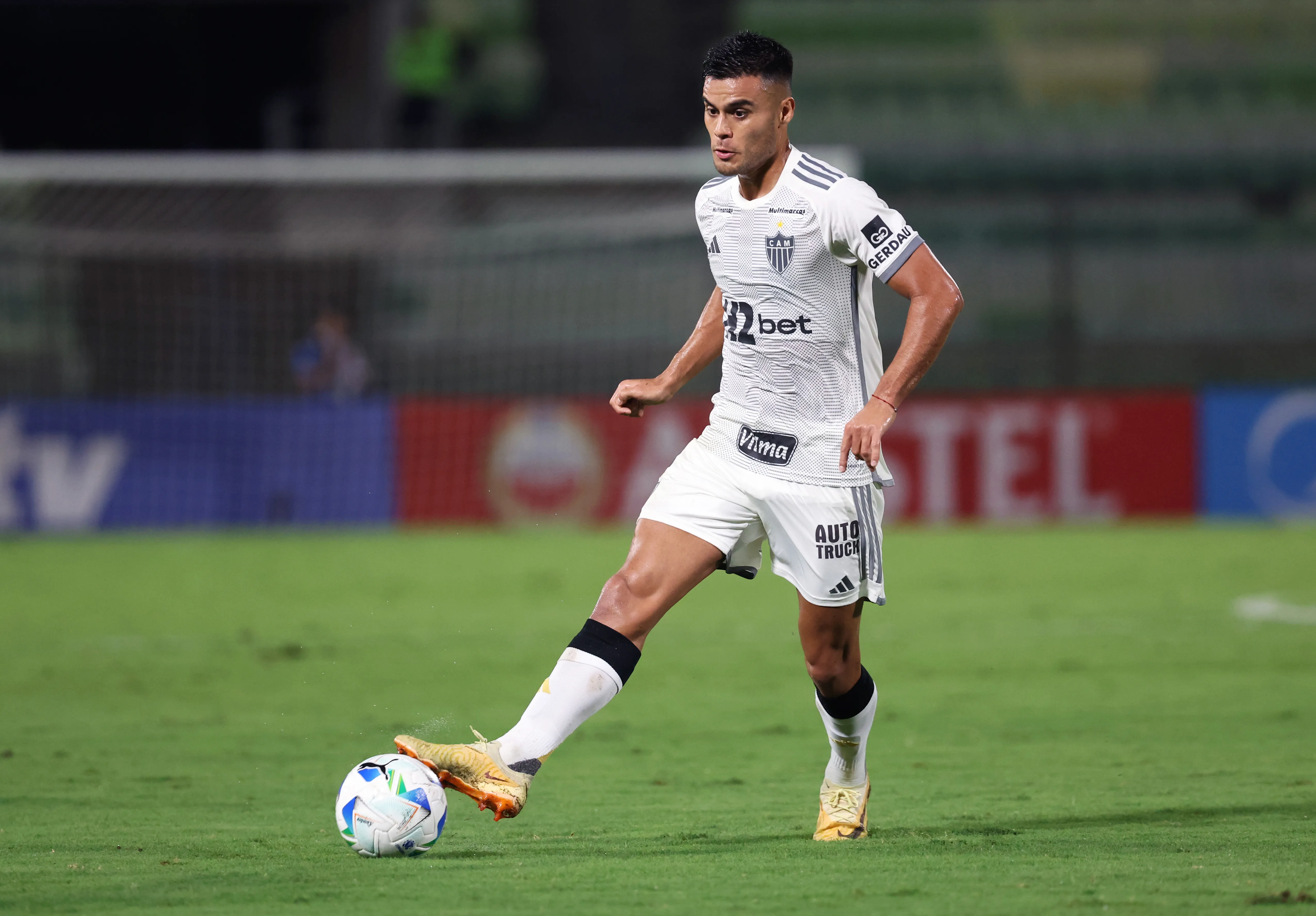 Fausto Vera es uno de los sugeridos por la IA como refuerzo de River para el 2026. (Getty Images)