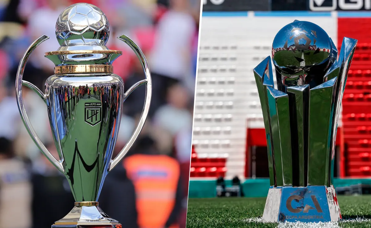 Los trofeos de la Liga Profesional (izquierda) y Copa Argentina (derecha).
