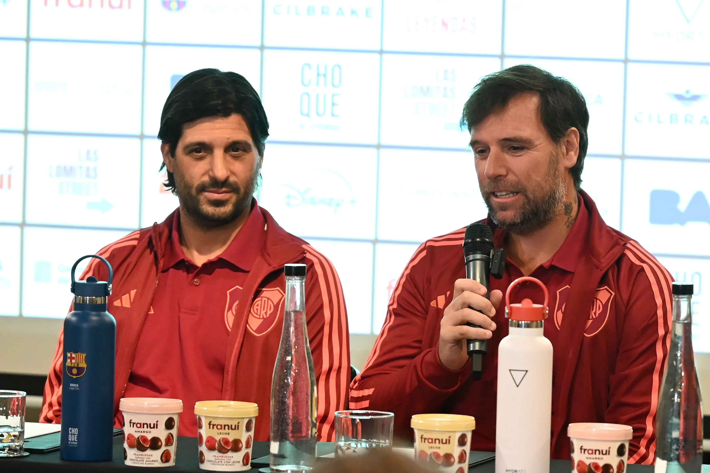 Cavenaghi jugó este año el partido de Leyendas de River vs. Barcelona. A su lado, el Chori Domínguez. (LPM/Diego Haliasz)