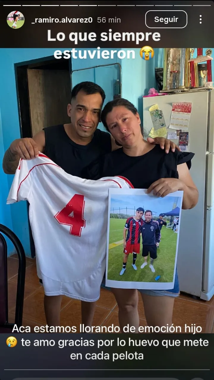 La historia que compartió Ramiro Álvarez con la imagen de sus padres apoyando desde Argentina.