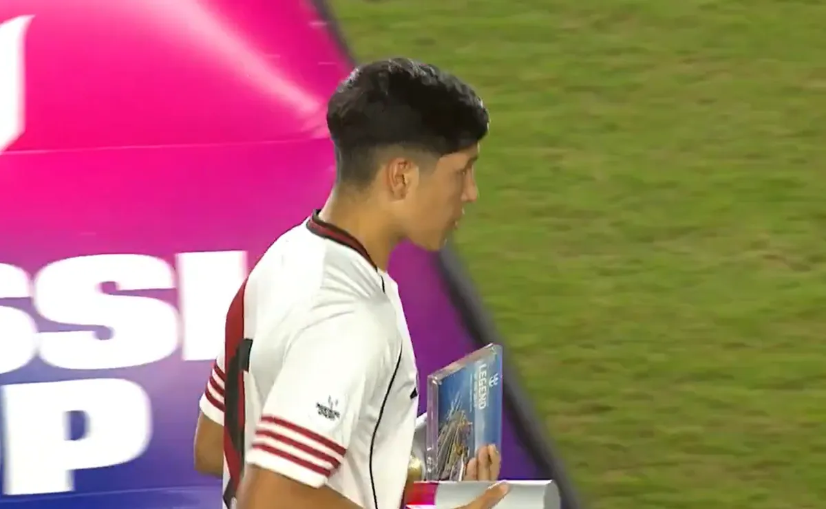 Bruno Cabral finalizó como el máximo goleador del torneo con siete tantos en cinco partidos.