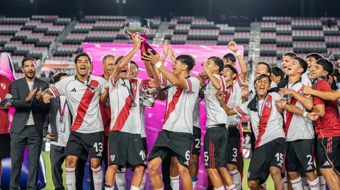 River levantó la Messi Cup en diciembre.