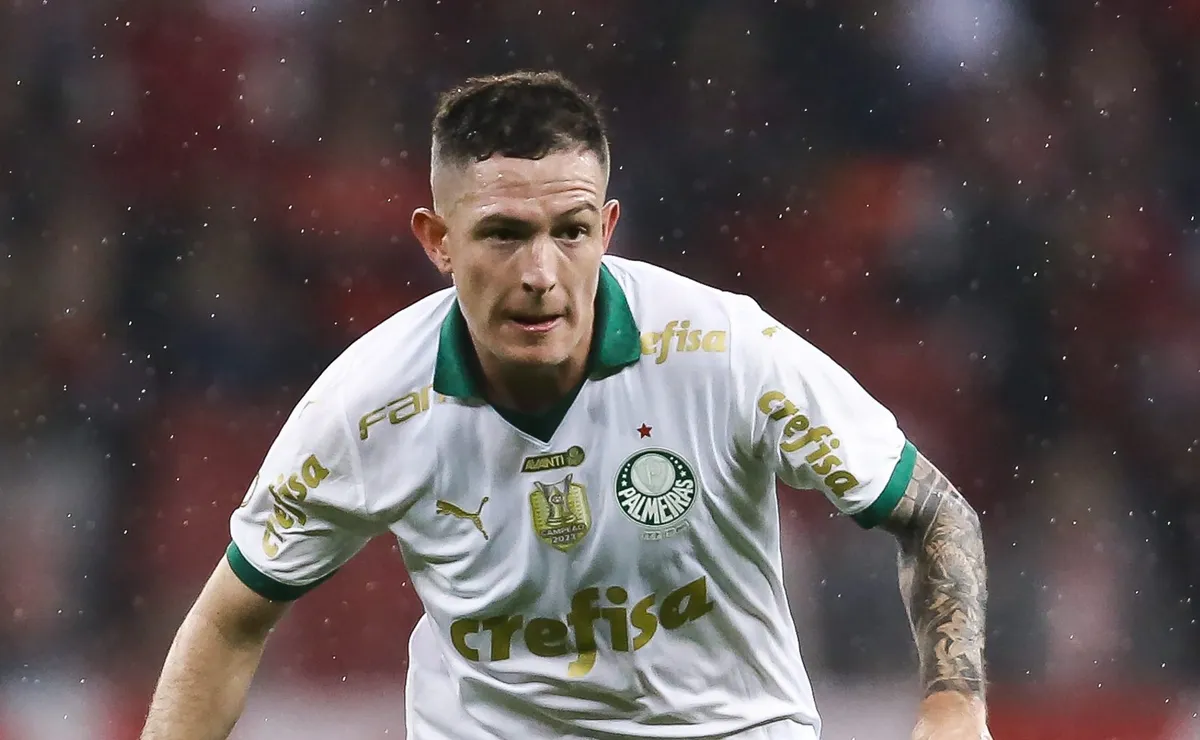 Aníbal Moreno llega a River tras haber jugado 55 partidos con Palmeiras y uno con la Selección Argentina en 2025.