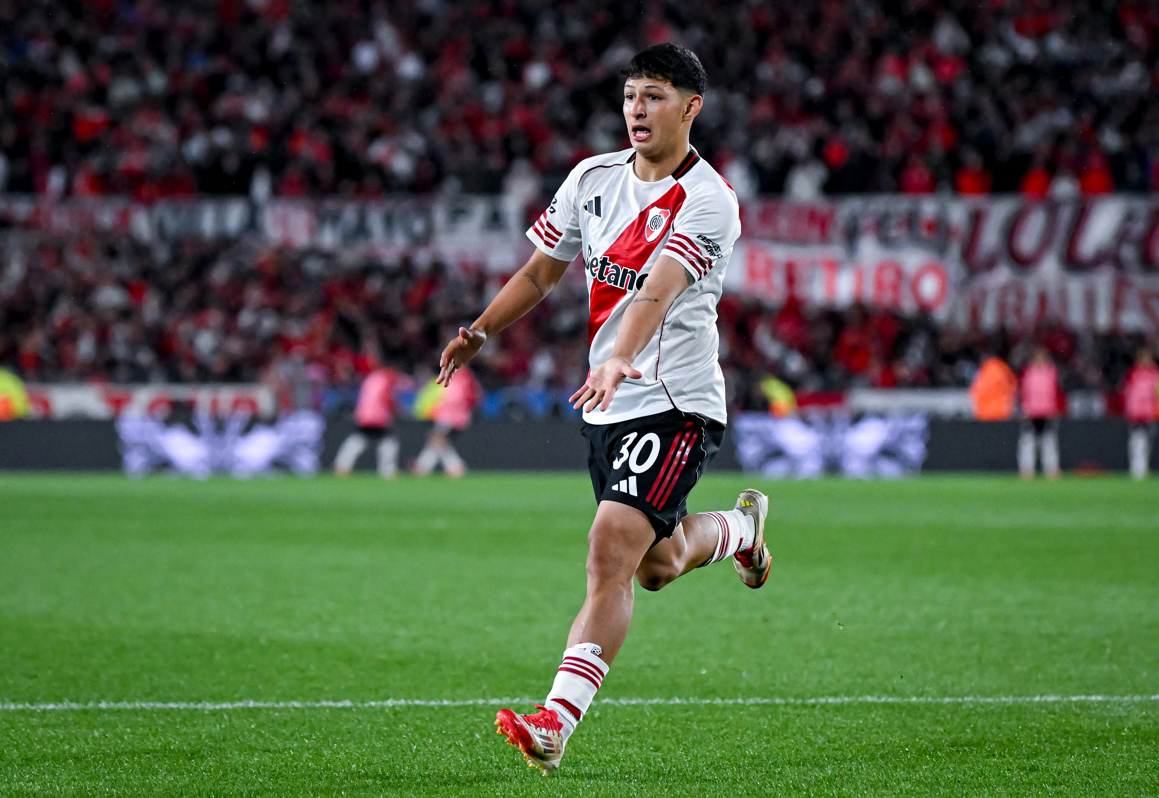 Cristian Jaime es uno de los cinco juveniles que trabajan en el River Camp con el resto del plantel. (Getty Images)