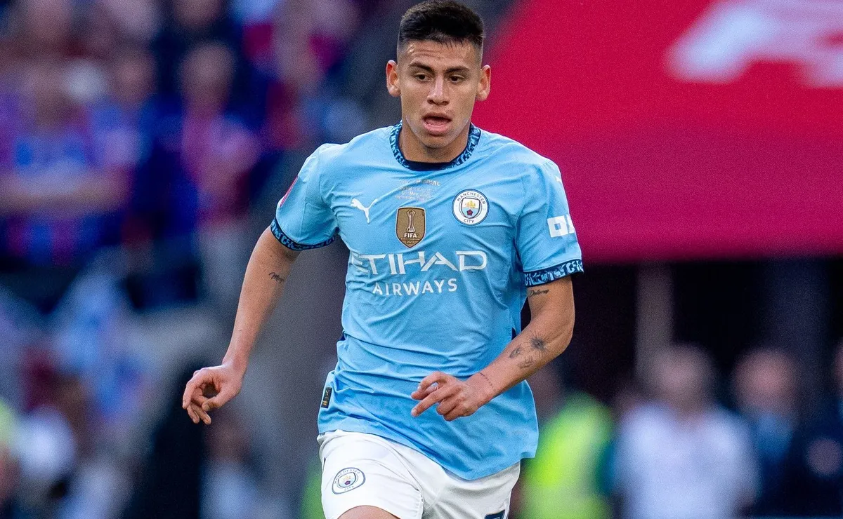 Manchester City repescó a Echeverri y lo cedió a Girona.