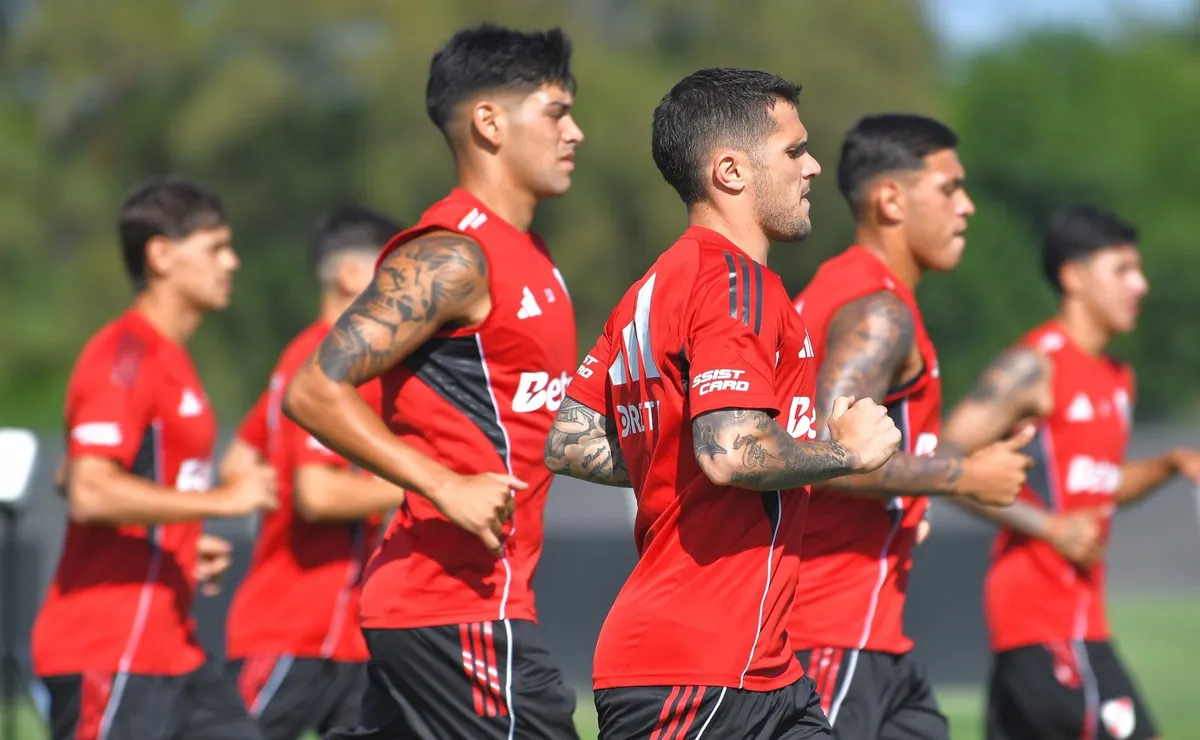 River se entrenará en Ezeiza hasta el martes y luego viajará a San Martín de los Andes el viernes 2 de enero.
